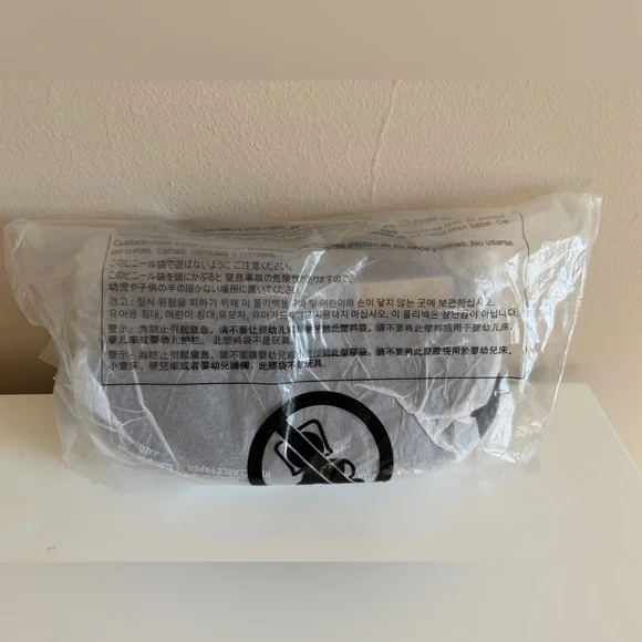 MICHAEL KORS MILA SMALL SIGNATURE LOGO CROSSBODY BAG NWT - Picture 6 of 8